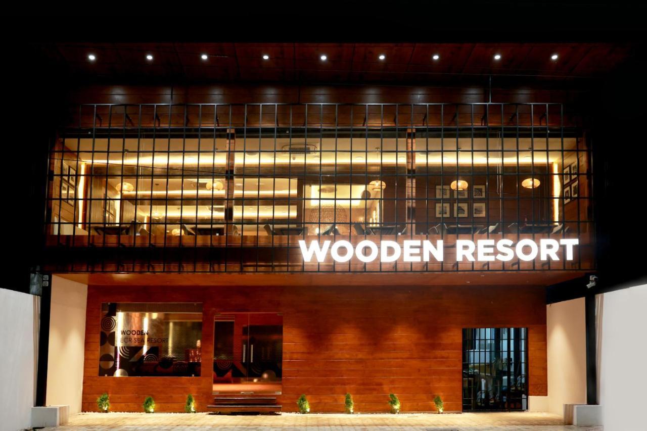 Wooden Ecr Sea Resort Pondicherry Exterior photo
