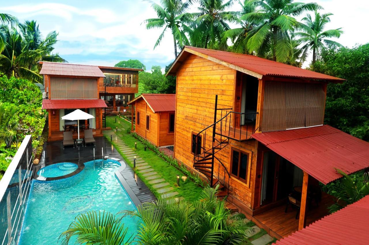 Wooden Ecr Sea Resort Pondicherry Exterior photo